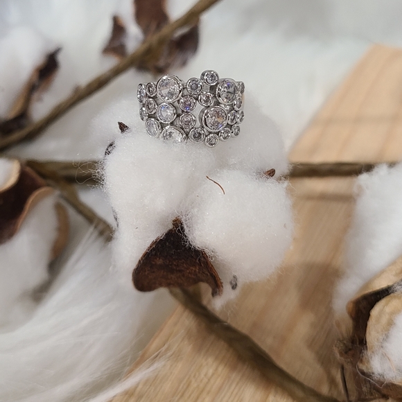 🫧 🫧NEW🫧🫧 BEAUTIFUL!! Bubble CZ Ring in SILVER Plating - Picture 10 of 15